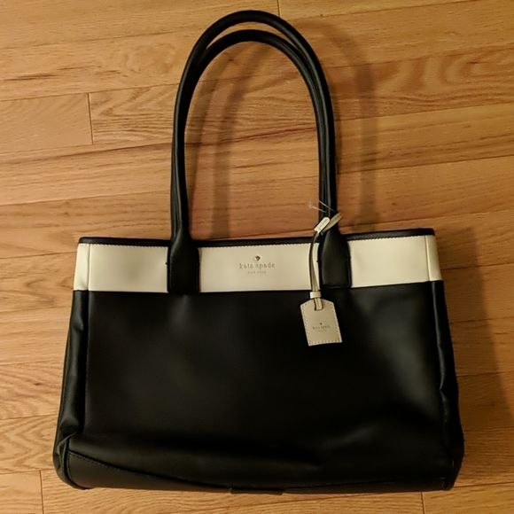 kate spade Handbags - New with Tags Kate Spade New York Bag